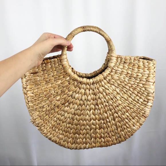 Vintage Handbags - Vintage Woven Crescent Half Moon Woven Straw Bag